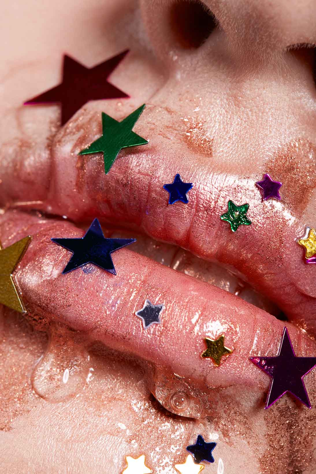 Lippen Closeup mit Gel und Sternen